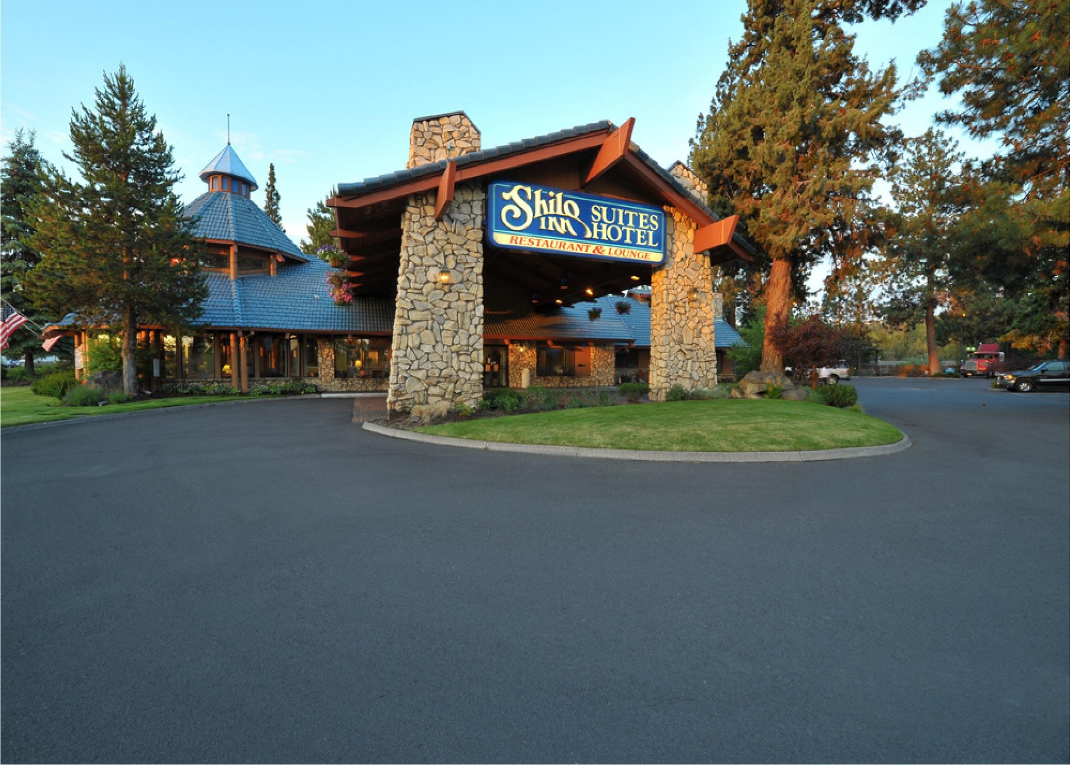 Shilo Inn Suites Hotel - Бенд Екстериор снимка