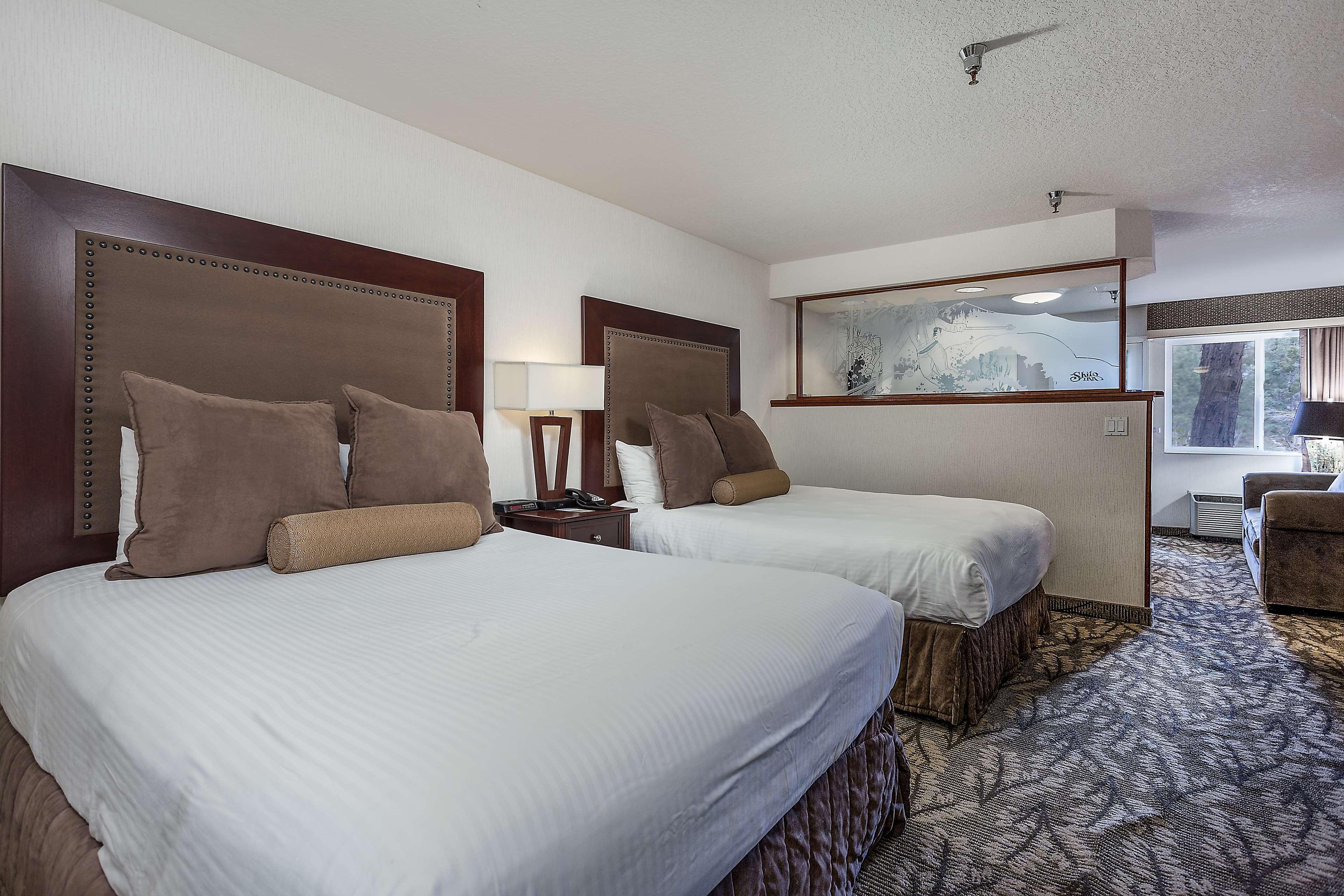 Shilo Inn Suites Hotel - Бенд Екстериор снимка