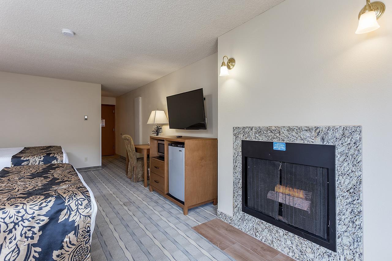 Shilo Inn Suites Hotel - Бенд Екстериор снимка