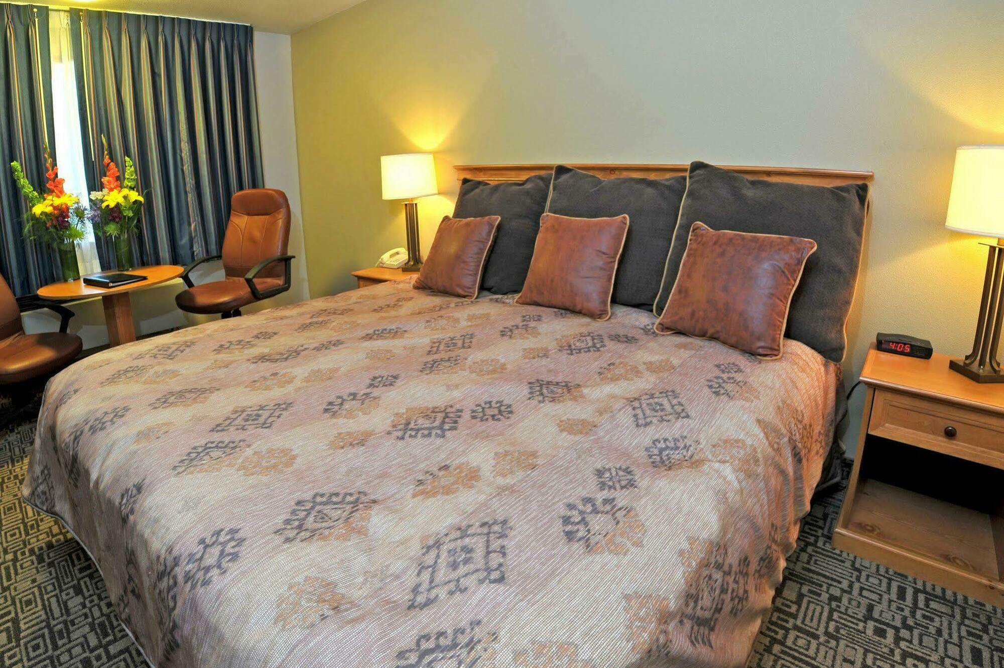 Shilo Inn Suites Hotel - Бенд Стая снимка